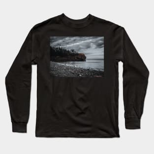 Pokeshaw Rock New-Brunswick, Canada V4 Long Sleeve T-Shirt